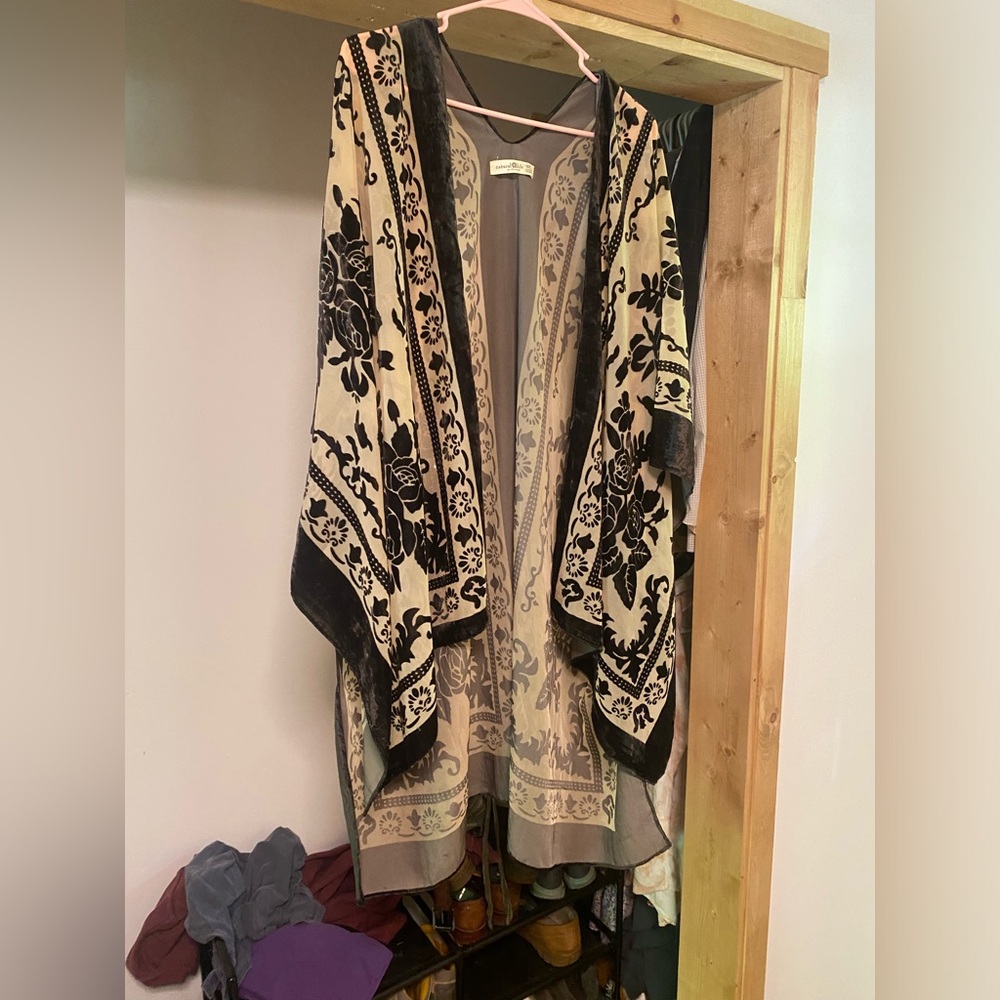 Velvet detailed kimono duster